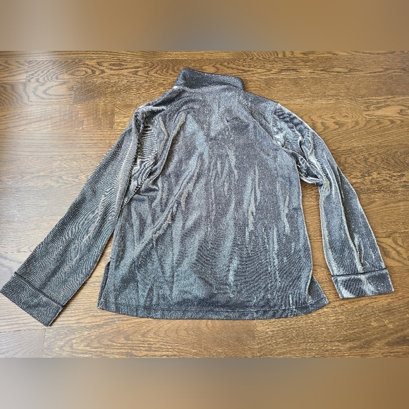 Victoria's Secret Shimmer Knit Long Sleeve Gray  Button-Up  Pajama Top Sz.XS - Picture 7 of 9